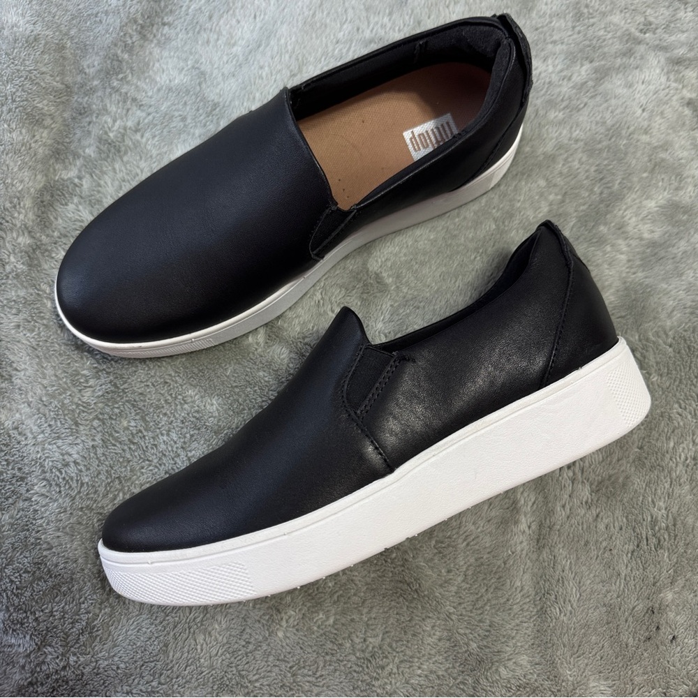 Kids dress shoes Size 5